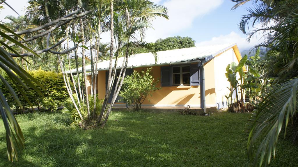 Les Bungalows Du Mont-Auban Sainte-Clotilde Екстериор снимка
