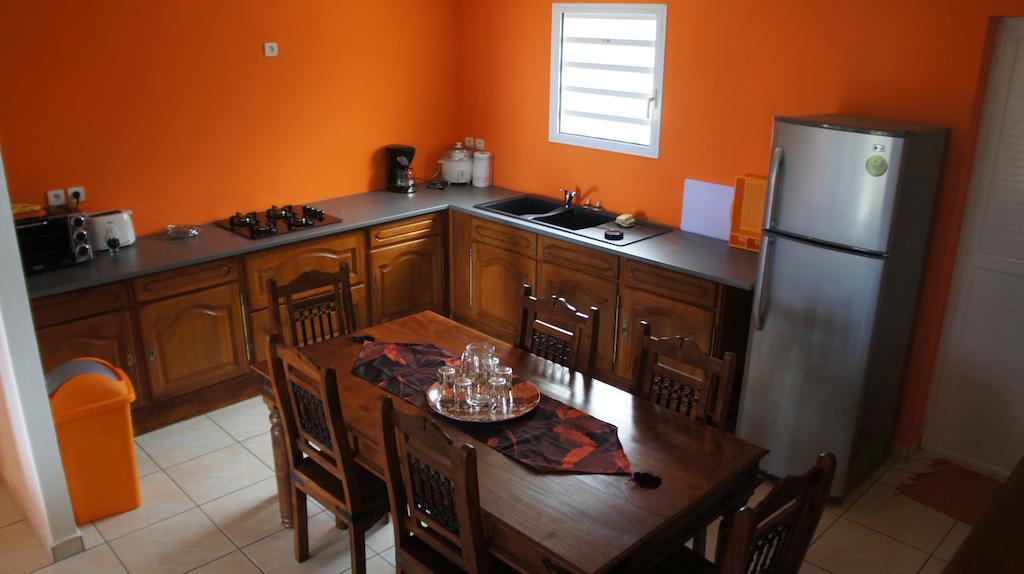 Les Bungalows Du Mont-Auban Sainte-Clotilde Стая снимка