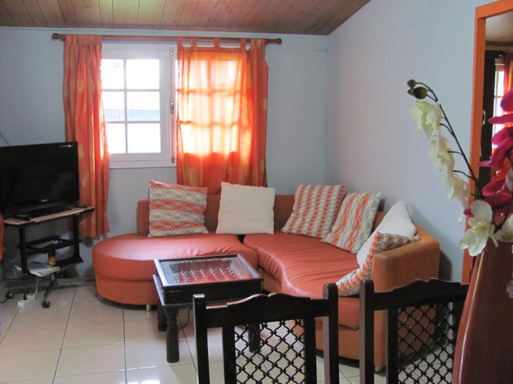 Les Bungalows Du Mont-Auban Sainte-Clotilde Екстериор снимка